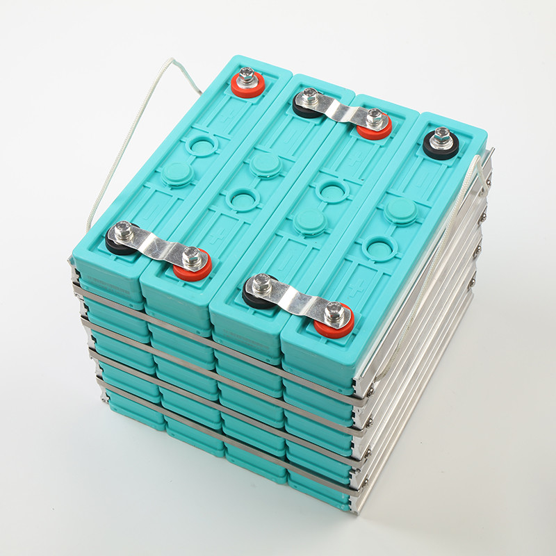 12.8v lithium besi fosfat Baterai Cell 200Ah baterai lithium untuk sistem penyimpanan energi